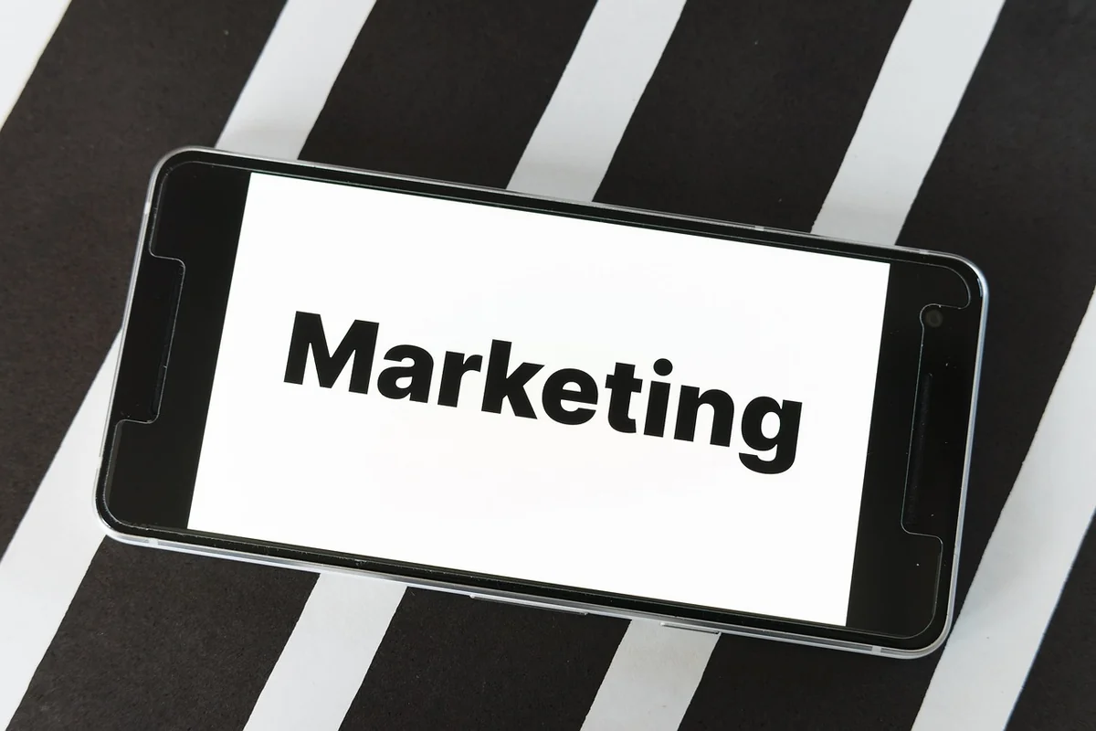 Stratégie de contenu SEO : du volume à la profondeur